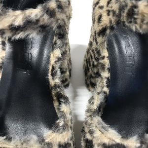 unif stace platform leopard